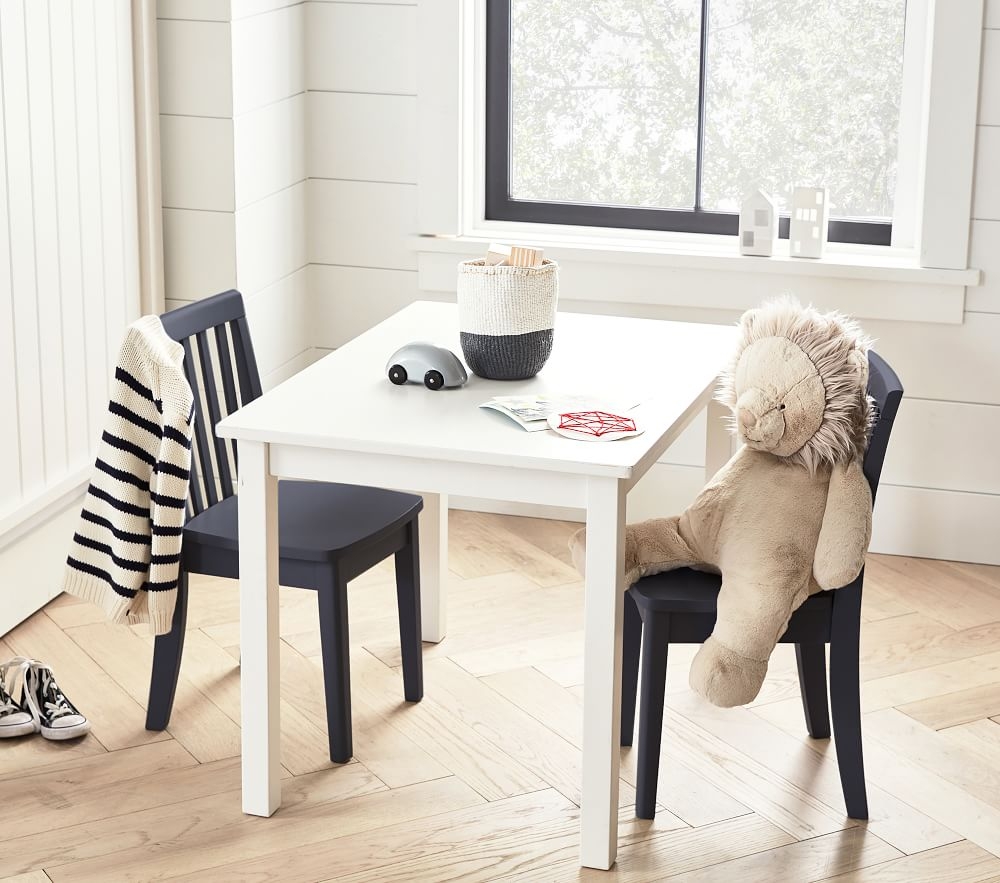 Small childrens table hot sale