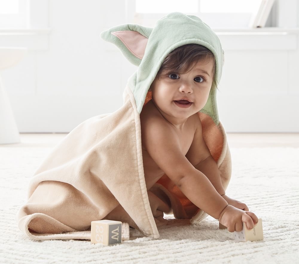 Star Wars The Mandalorian Grogu Baby Hooded Towel